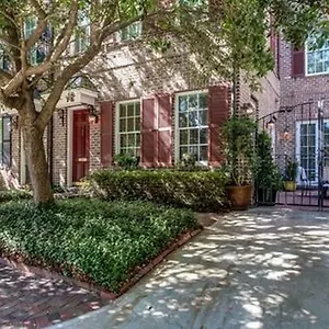Holiday home Beautiful 3bed Townhome In Historic Downtown, Savannah